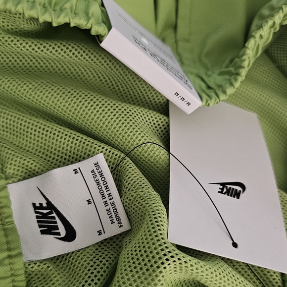 Nike Sport Essentials lined woven shorts in green - Picture 6 of 16